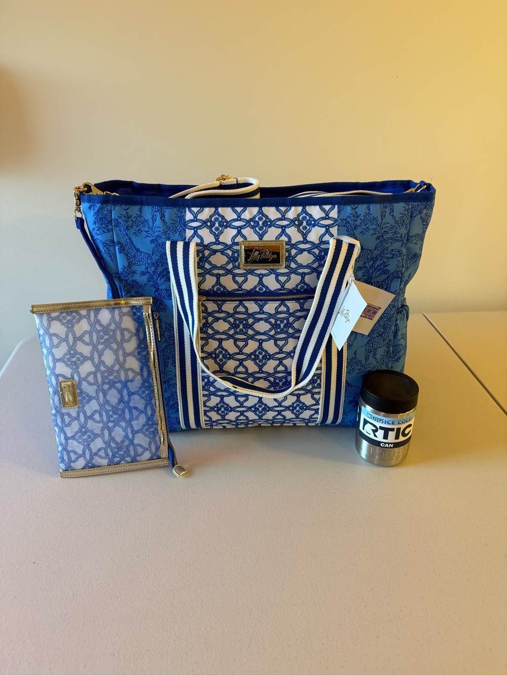 Lilly Pulitzer Cooler Bag with Mesh Pouch + RTIC Can Cooler - *BOTH NWT!*